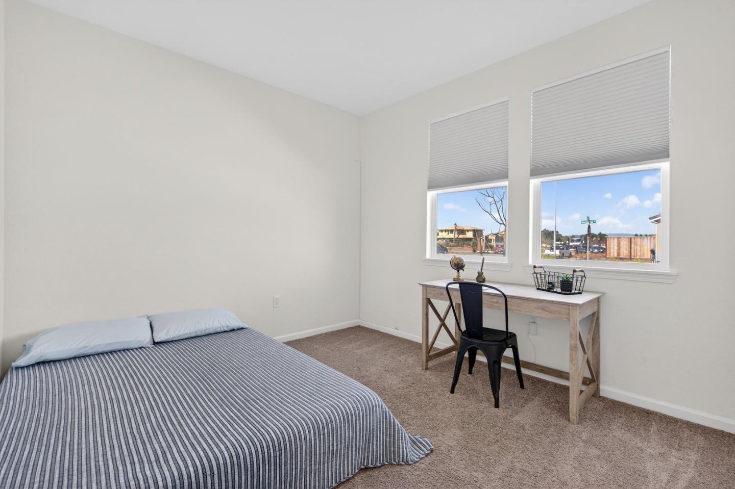 Detail Gallery Image 13 of 31 For 2001 Marigold St, Hollister,  CA 95023 - 3 Beds | 2 Baths