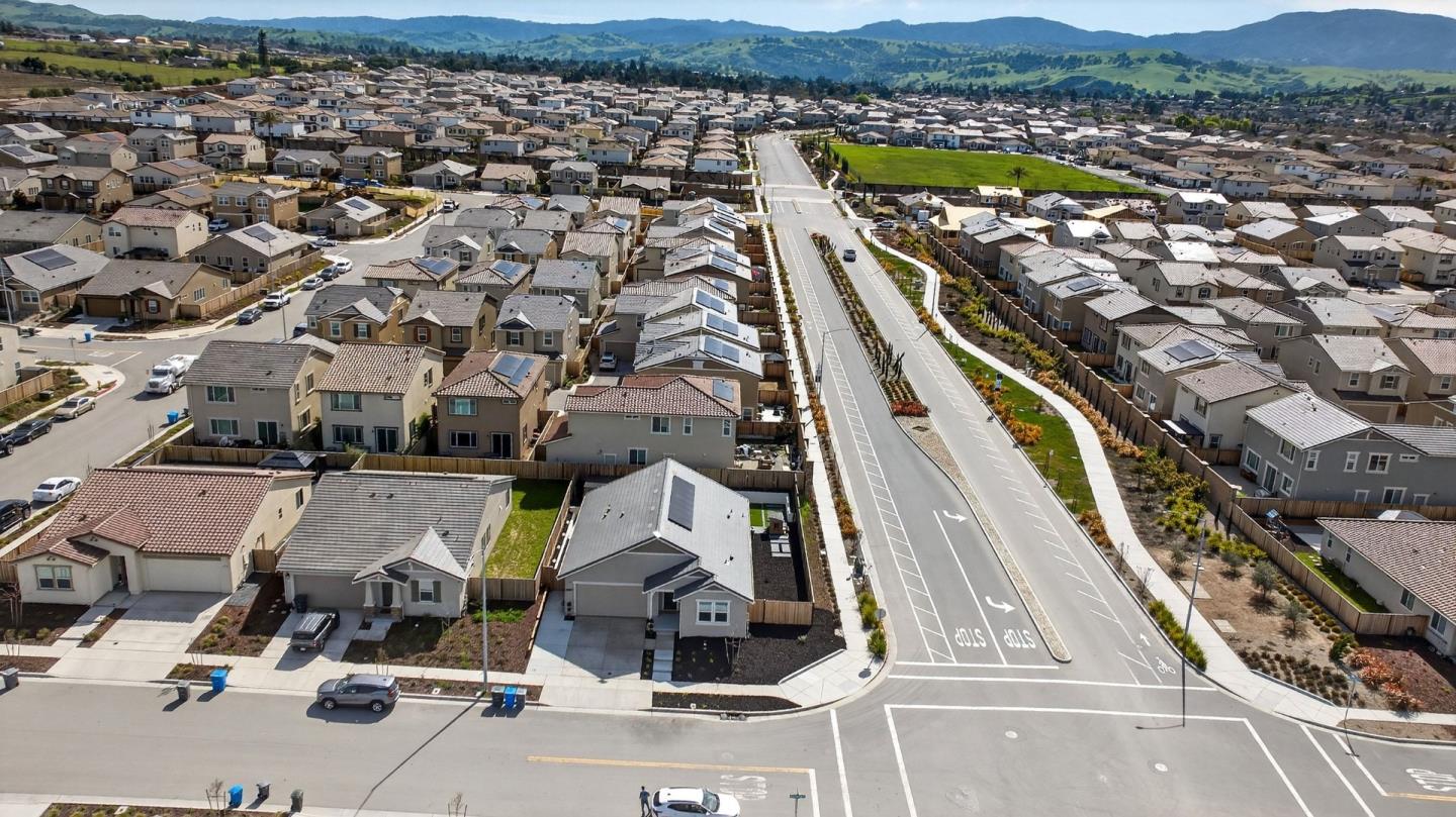 Detail Gallery Image 26 of 31 For 2001 Marigold St, Hollister,  CA 95023 - 3 Beds | 2 Baths