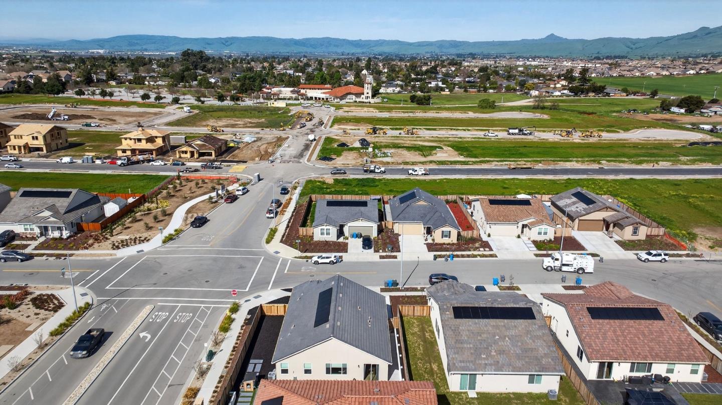 Detail Gallery Image 27 of 31 For 2001 Marigold St, Hollister,  CA 95023 - 3 Beds | 2 Baths