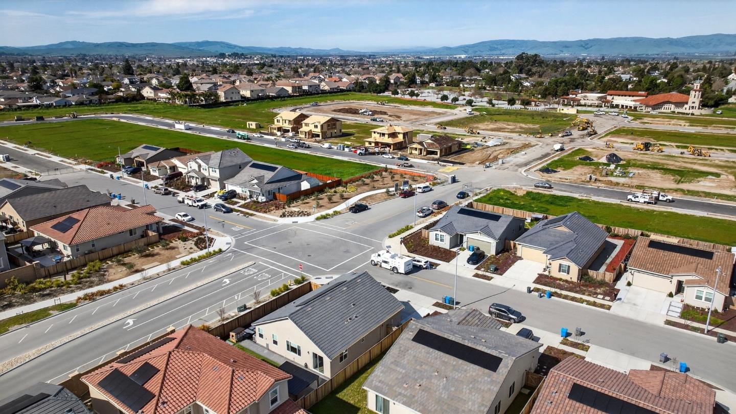 Detail Gallery Image 28 of 31 For 2001 Marigold St, Hollister,  CA 95023 - 3 Beds | 2 Baths