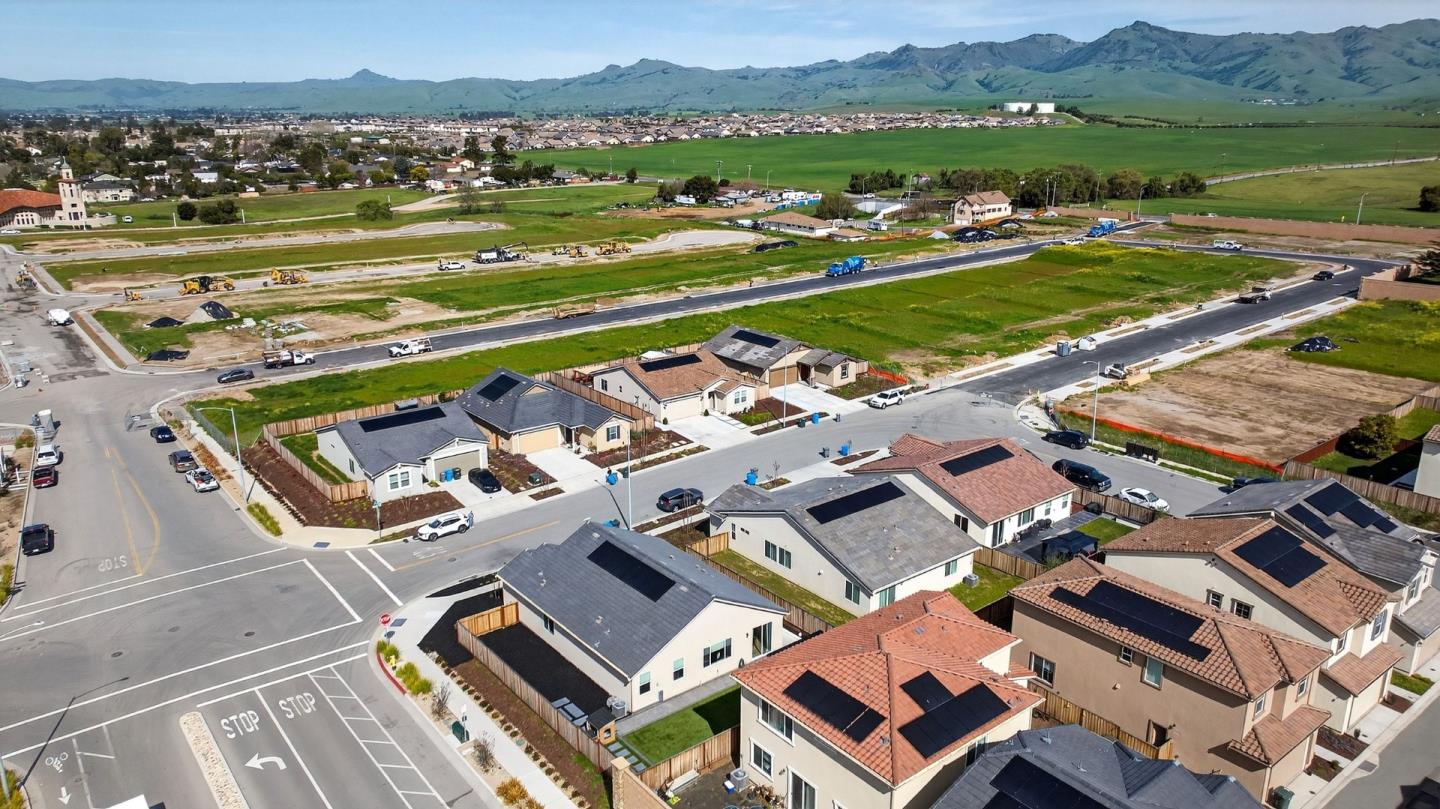 Detail Gallery Image 29 of 31 For 2001 Marigold St, Hollister,  CA 95023 - 3 Beds | 2 Baths