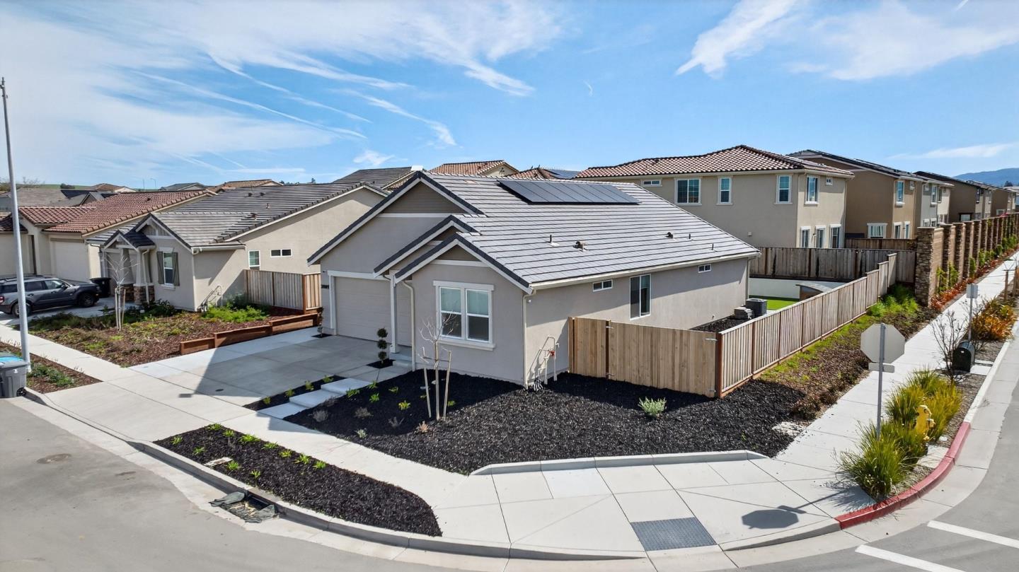 Detail Gallery Image 30 of 31 For 2001 Marigold St, Hollister,  CA 95023 - 3 Beds | 2 Baths