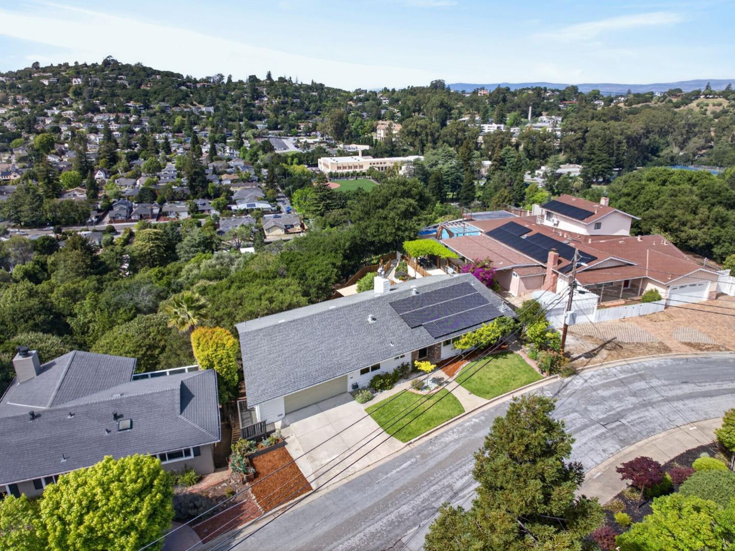 Detail Gallery Image 12 of 86 For 1604 El Verano Way, Belmont,  CA 94002 - 4 Beds | 3 Baths