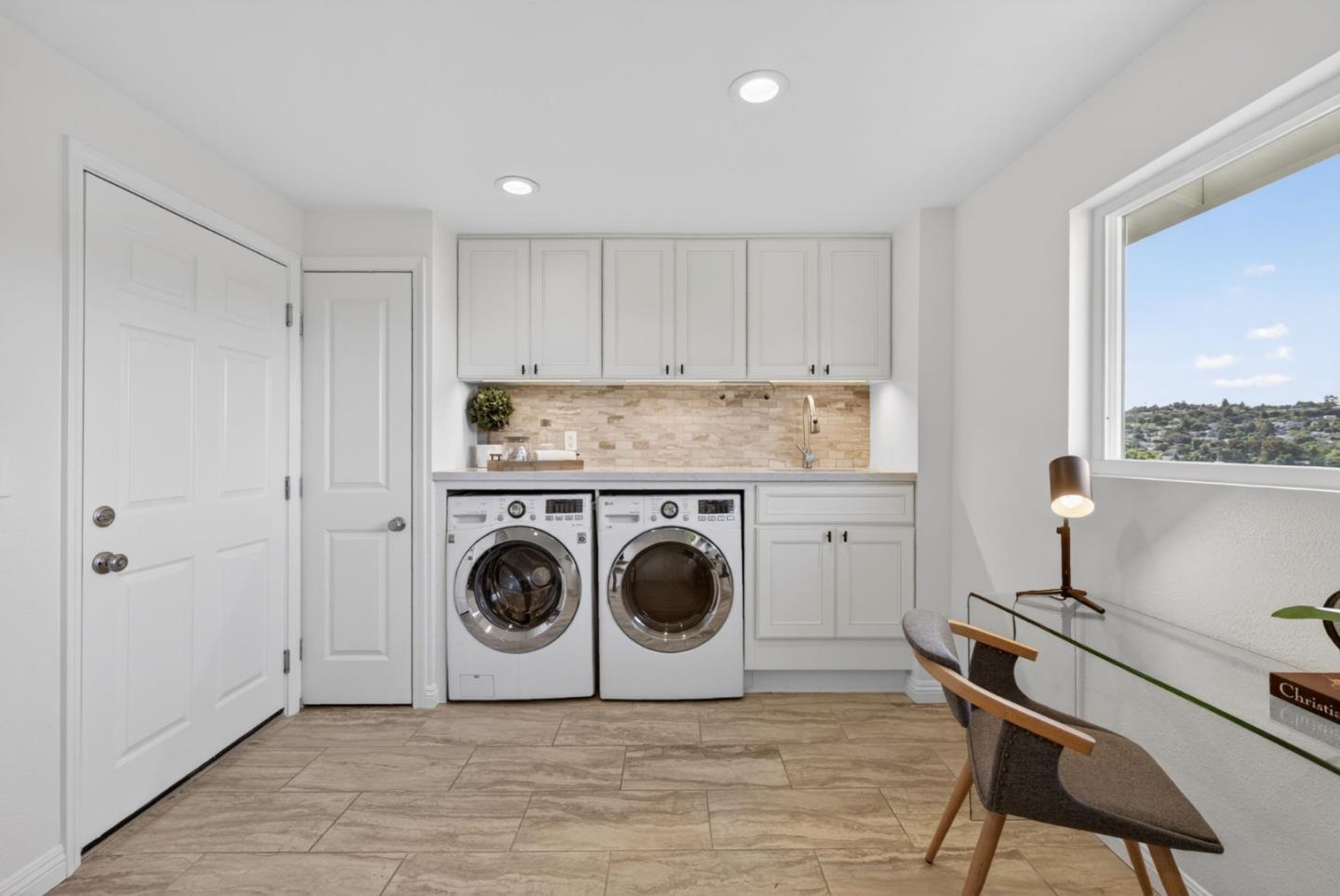 Detail Gallery Image 24 of 86 For 1604 El Verano Way, Belmont,  CA 94002 - 4 Beds | 3 Baths