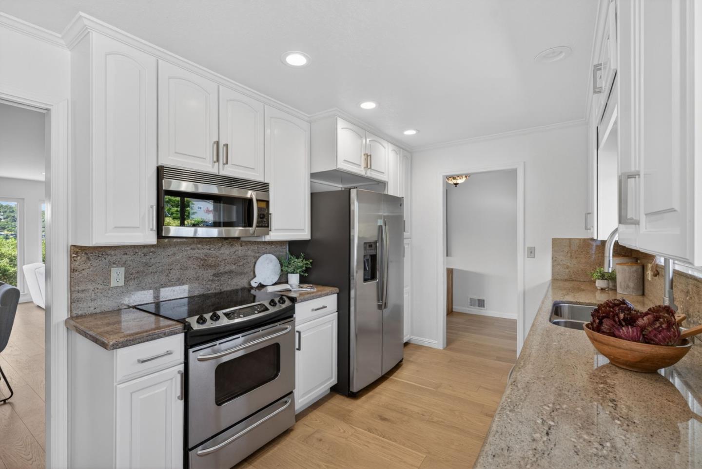 Detail Gallery Image 28 of 86 For 1604 El Verano Way, Belmont,  CA 94002 - 4 Beds | 3 Baths