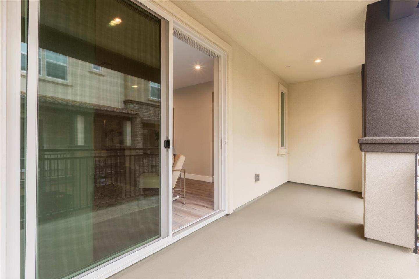 Detail Gallery Image 12 of 41 For 922 Loyola Ln, Morgan Hill,  CA 95037 - 4 Beds | 3/1 Baths