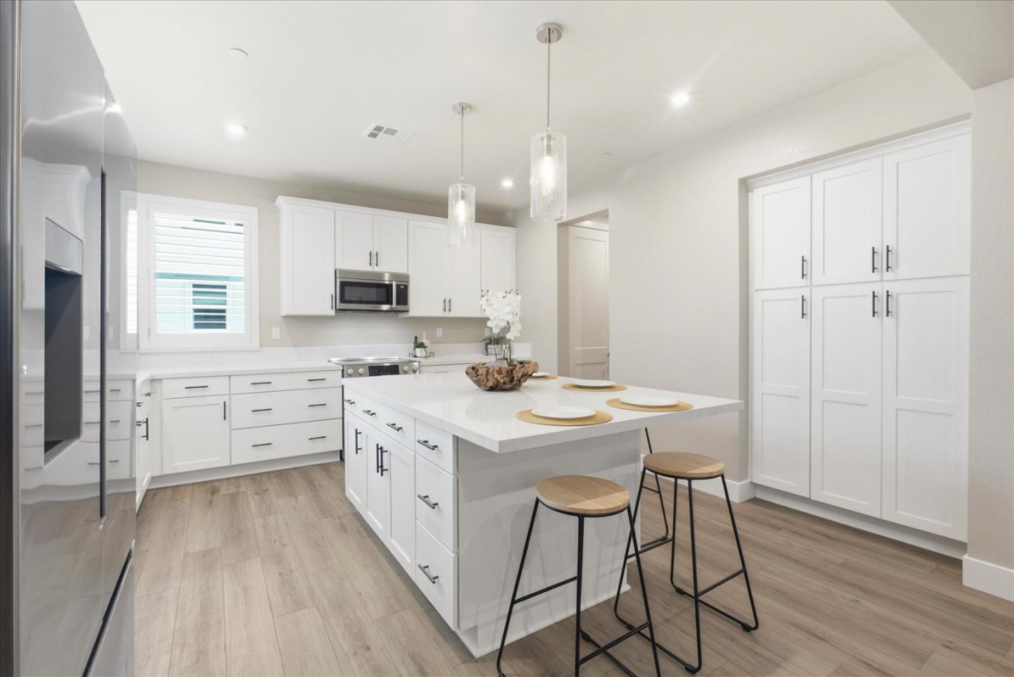 Detail Gallery Image 16 of 41 For 922 Loyola Ln, Morgan Hill,  CA 95037 - 4 Beds | 3/1 Baths