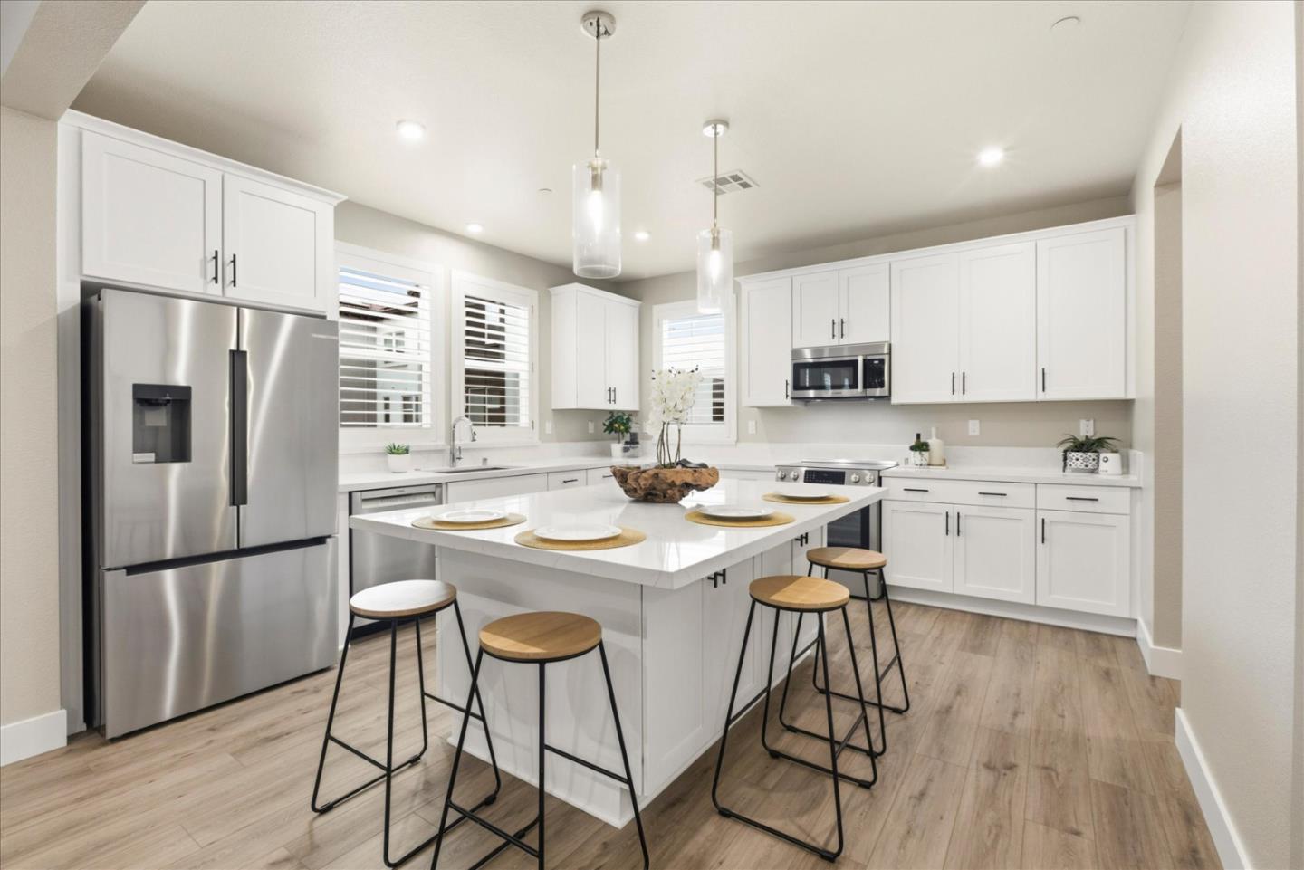 Detail Gallery Image 17 of 41 For 922 Loyola Ln, Morgan Hill,  CA 95037 - 4 Beds | 3/1 Baths