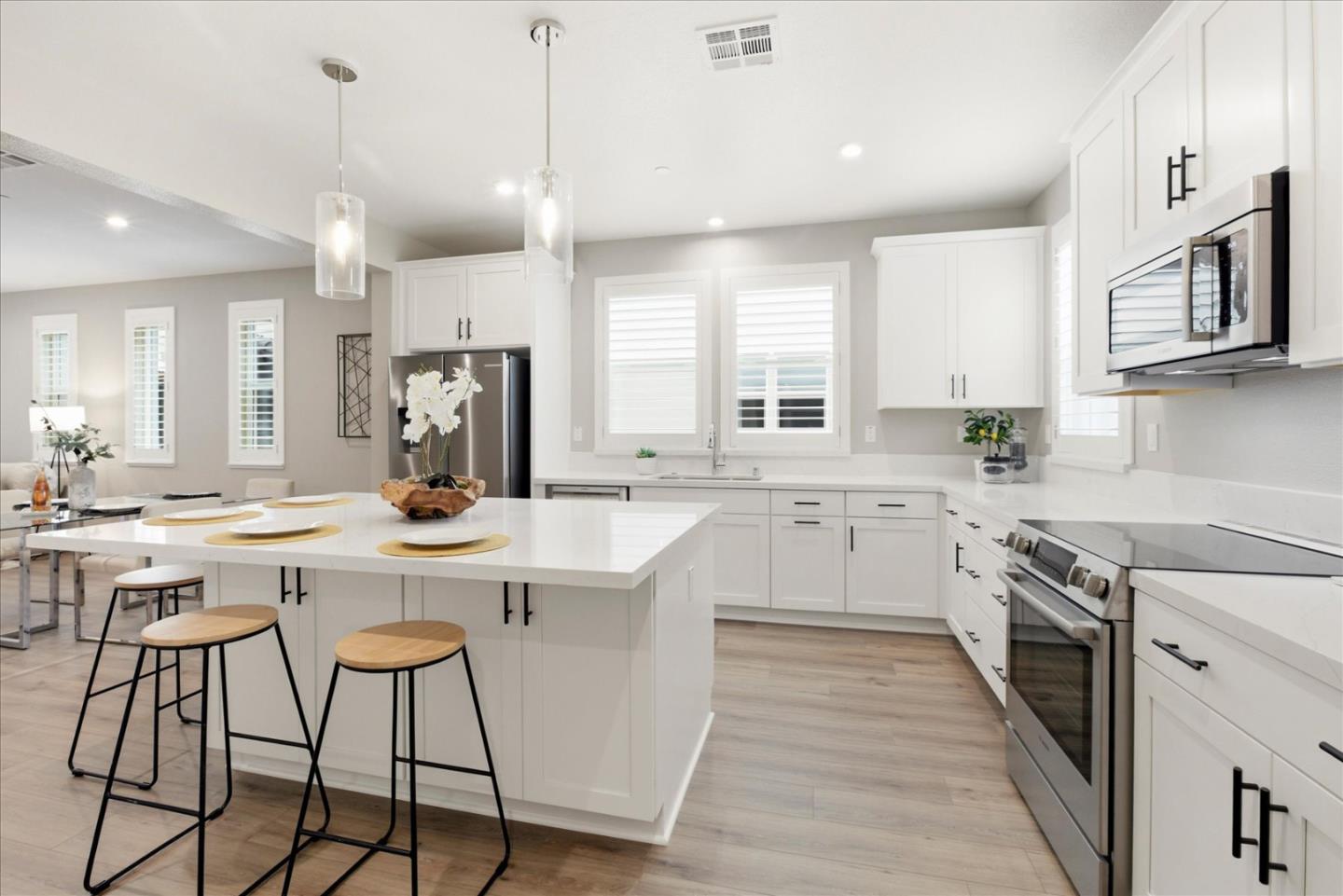 Detail Gallery Image 18 of 41 For 922 Loyola Ln, Morgan Hill,  CA 95037 - 4 Beds | 3/1 Baths