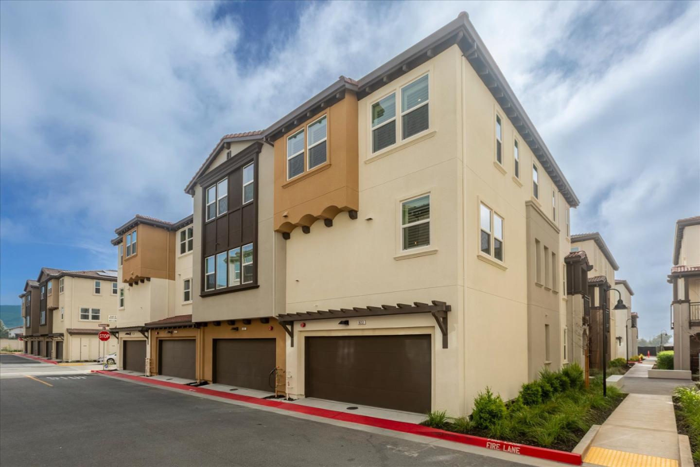 Detail Gallery Image 32 of 41 For 922 Loyola Ln, Morgan Hill,  CA 95037 - 4 Beds | 3/1 Baths