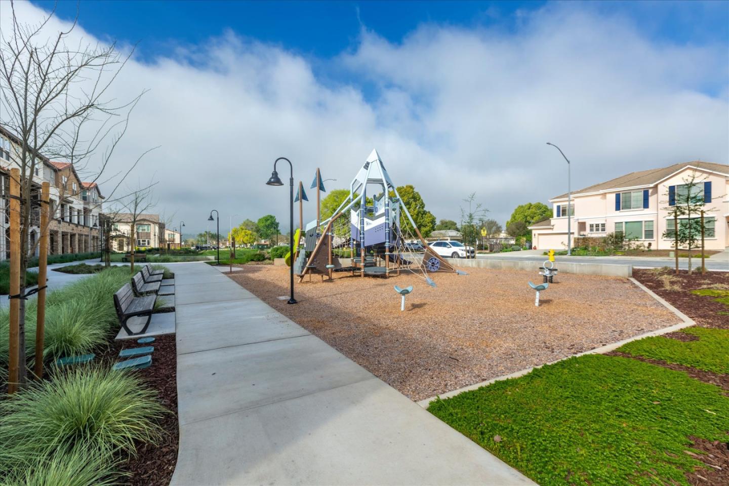 Detail Gallery Image 35 of 41 For 922 Loyola Ln, Morgan Hill,  CA 95037 - 4 Beds | 3/1 Baths