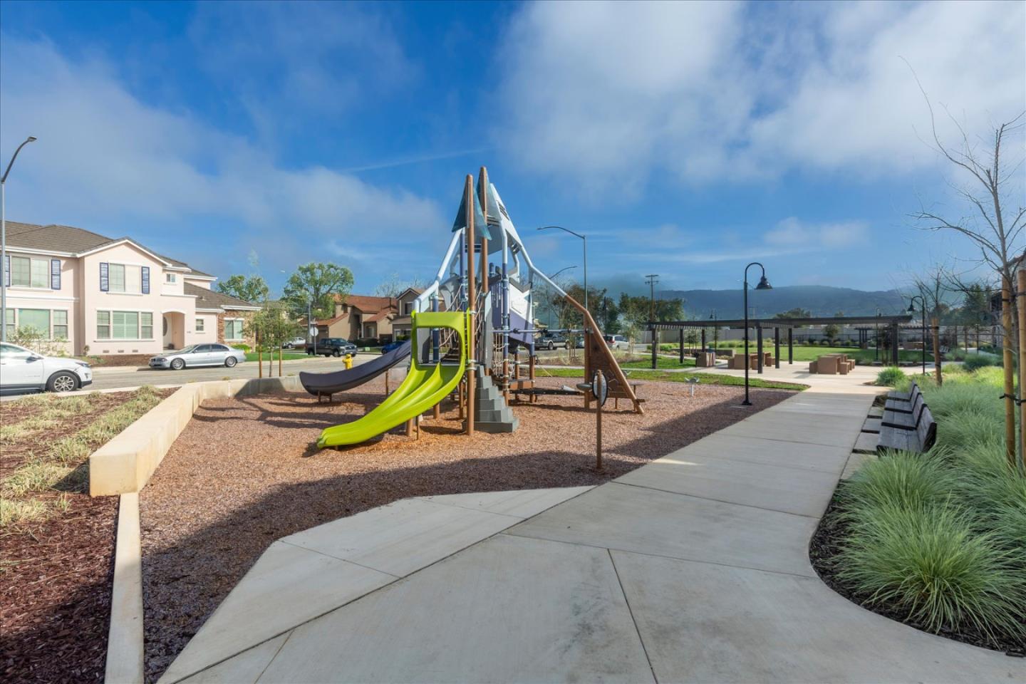 Detail Gallery Image 37 of 41 For 922 Loyola Ln, Morgan Hill,  CA 95037 - 4 Beds | 3/1 Baths