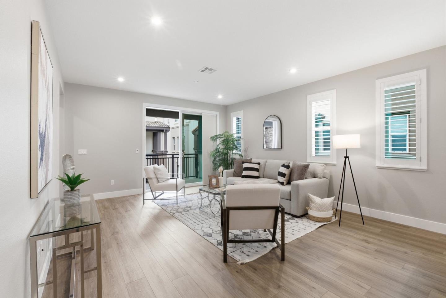 Detail Gallery Image 9 of 41 For 922 Loyola Ln, Morgan Hill,  CA 95037 - 4 Beds | 3/1 Baths