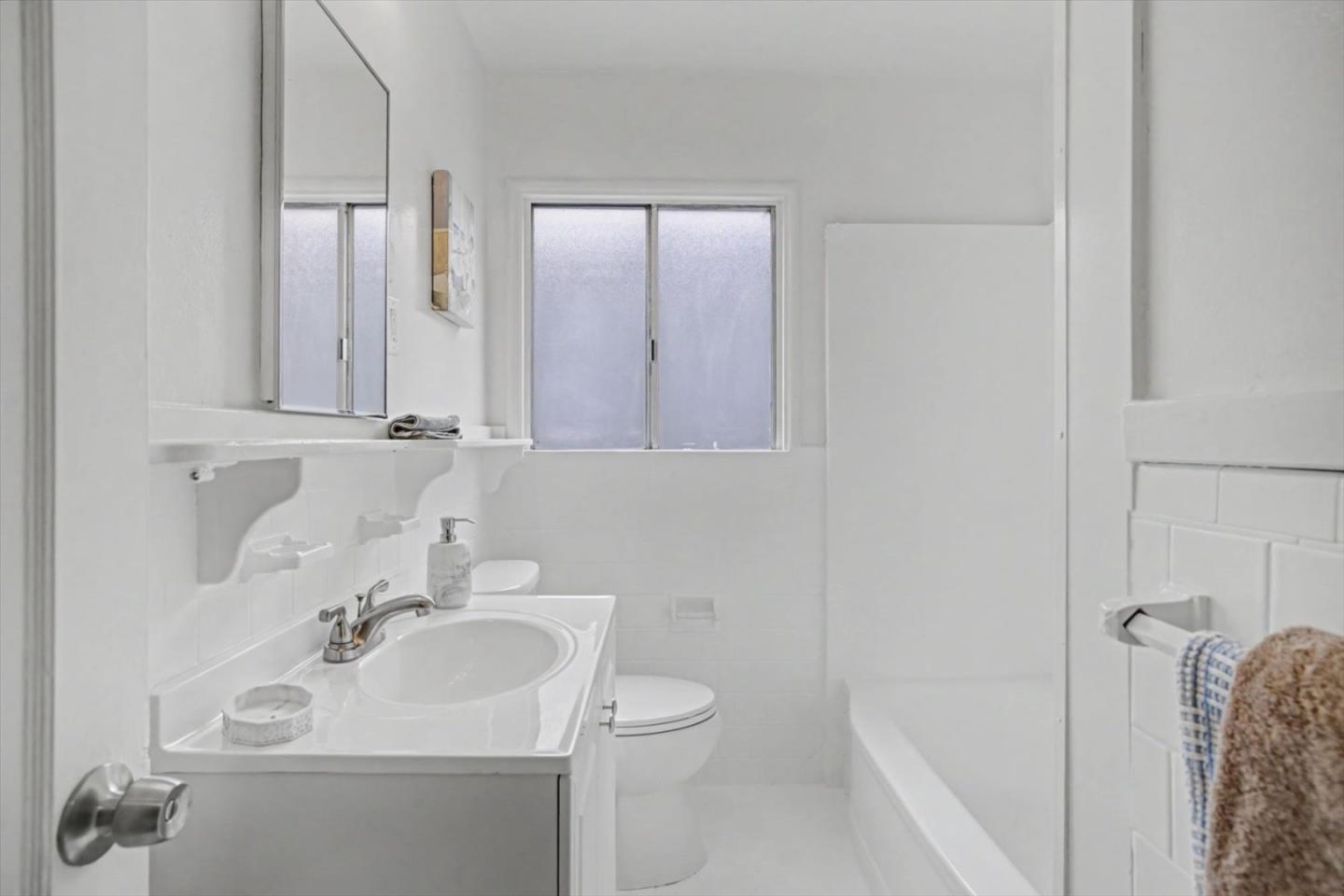 Detail Gallery Image 16 of 29 For 115 N Kingston St, San Mateo,  CA 94401 - – Beds | – Baths