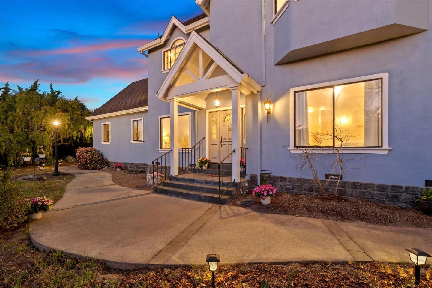 Detail Gallery Image 5 of 80 For 19350 El Cerro, Aromas,  CA 95004 - 4 Beds | 3 Baths