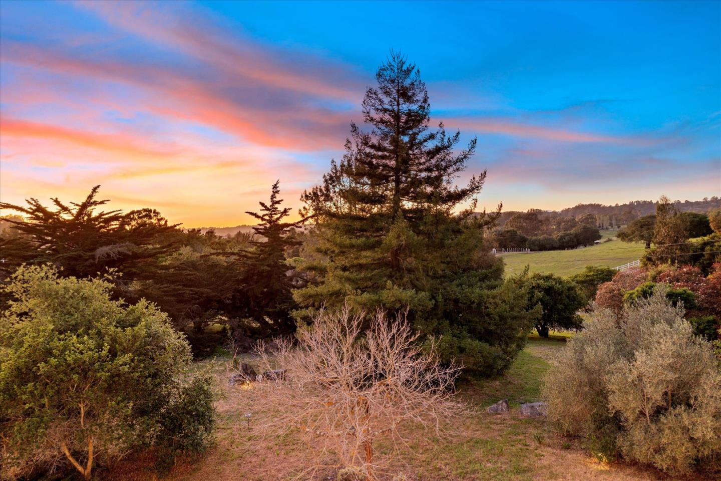 Detail Gallery Image 6 of 80 For 19350 El Cerro, Aromas,  CA 95004 - 4 Beds | 3 Baths