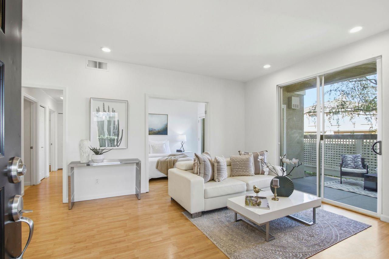 Detail Gallery Image 2 of 41 For 918 Owens Lake Dr, San Jose,  CA 95123 - 2 Beds | 1 Baths