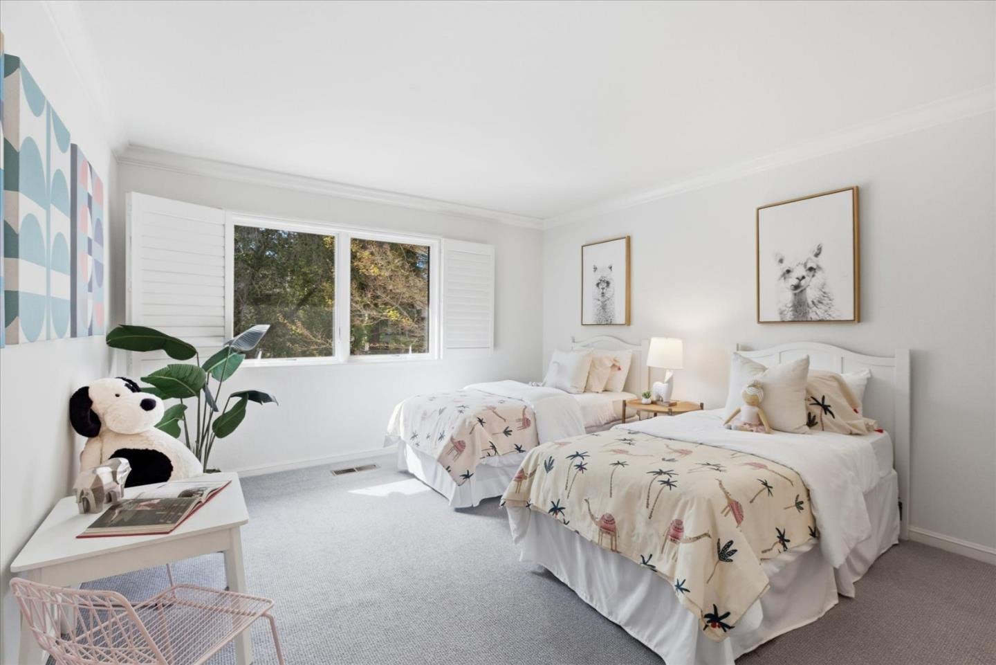 Detail Gallery Image 15 of 30 For 206 Sand Hill Cir, Menlo Park,  CA 94025 - 3 Beds | 2/1 Baths