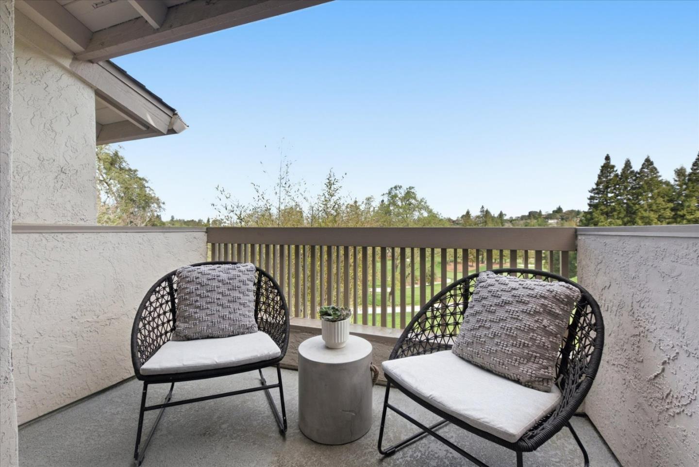 Detail Gallery Image 22 of 30 For 206 Sand Hill Cir, Menlo Park,  CA 94025 - 3 Beds | 2/1 Baths