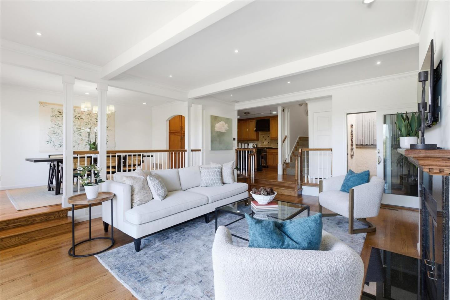 Detail Gallery Image 3 of 30 For 206 Sand Hill Cir, Menlo Park,  CA 94025 - 3 Beds | 2/1 Baths