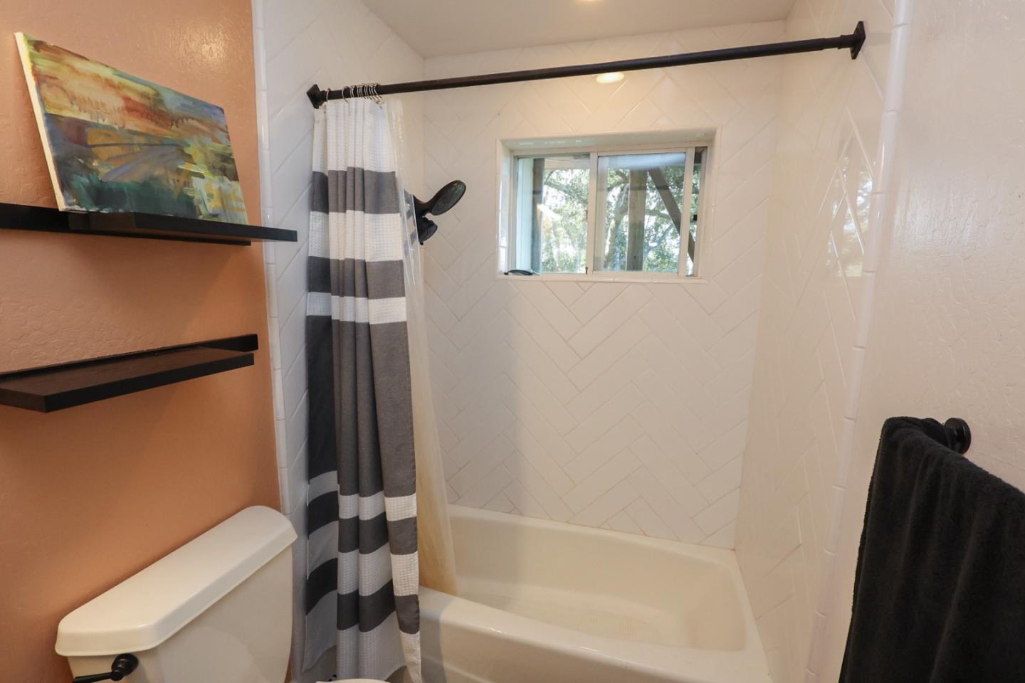 Detail Gallery Image 15 of 29 For 627 Loma Prieta Dr, Aptos,  CA 95003 - 3 Beds | 2/1 Baths