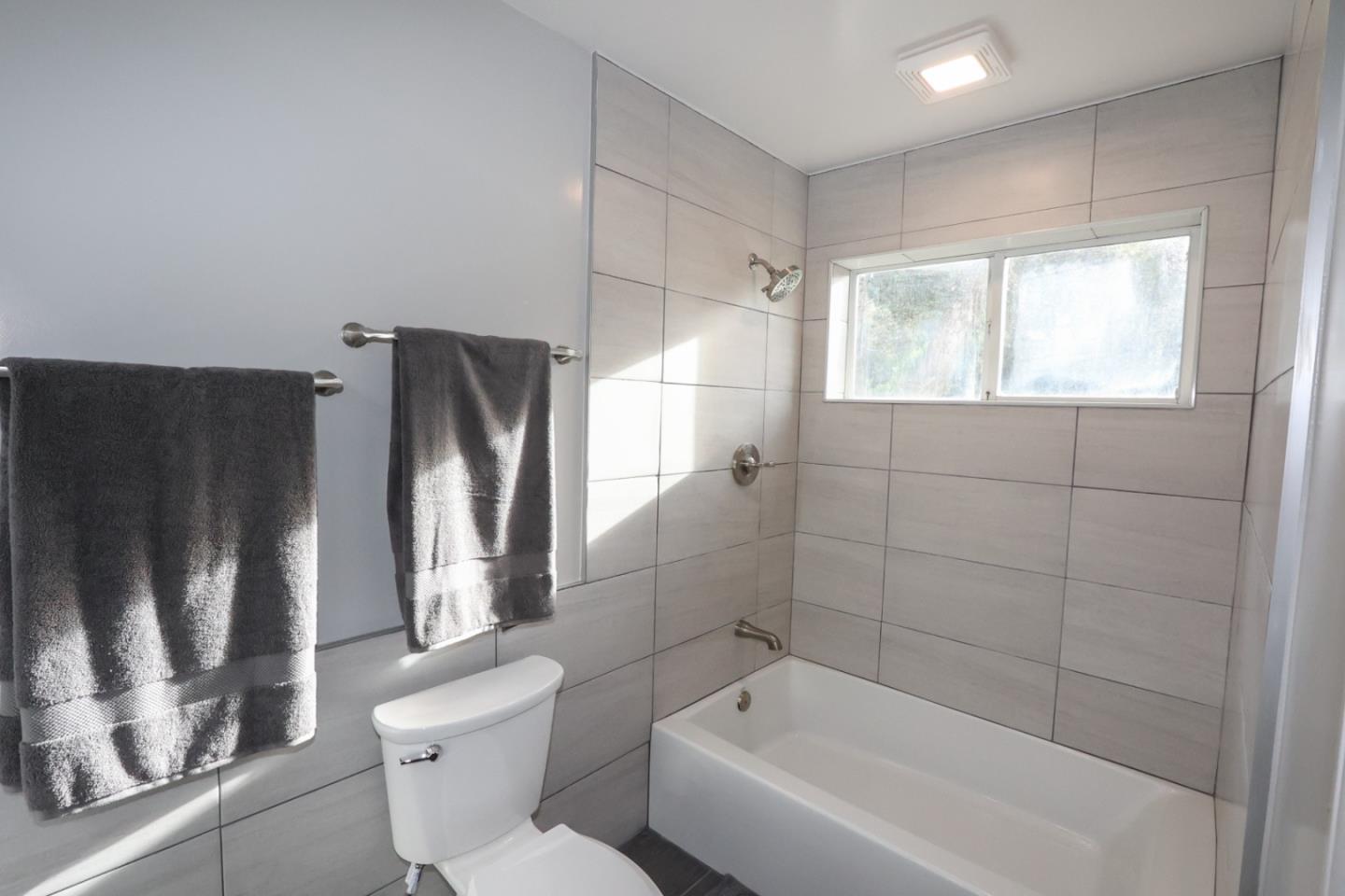 Detail Gallery Image 22 of 29 For 627 Loma Prieta Dr, Aptos,  CA 95003 - 3 Beds | 2/1 Baths