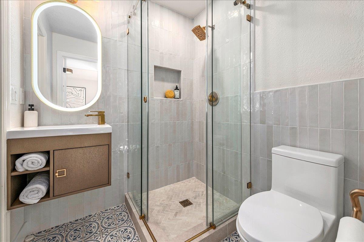 Detail Gallery Image 15 of 31 For 1354 Sherman Ave, Menlo Park,  CA 94025 - 5 Beds | 4 Baths