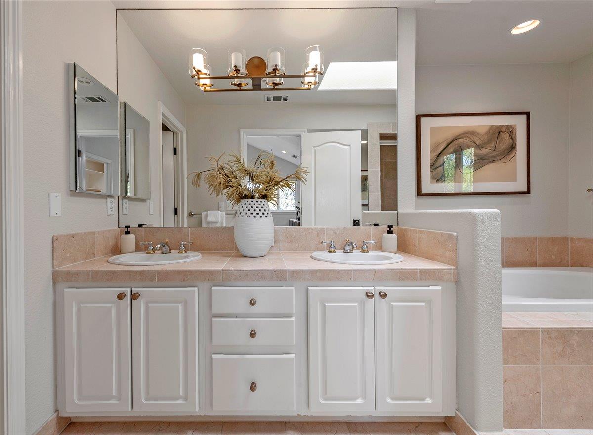 Detail Gallery Image 21 of 31 For 1354 Sherman Ave, Menlo Park,  CA 94025 - 5 Beds | 4 Baths