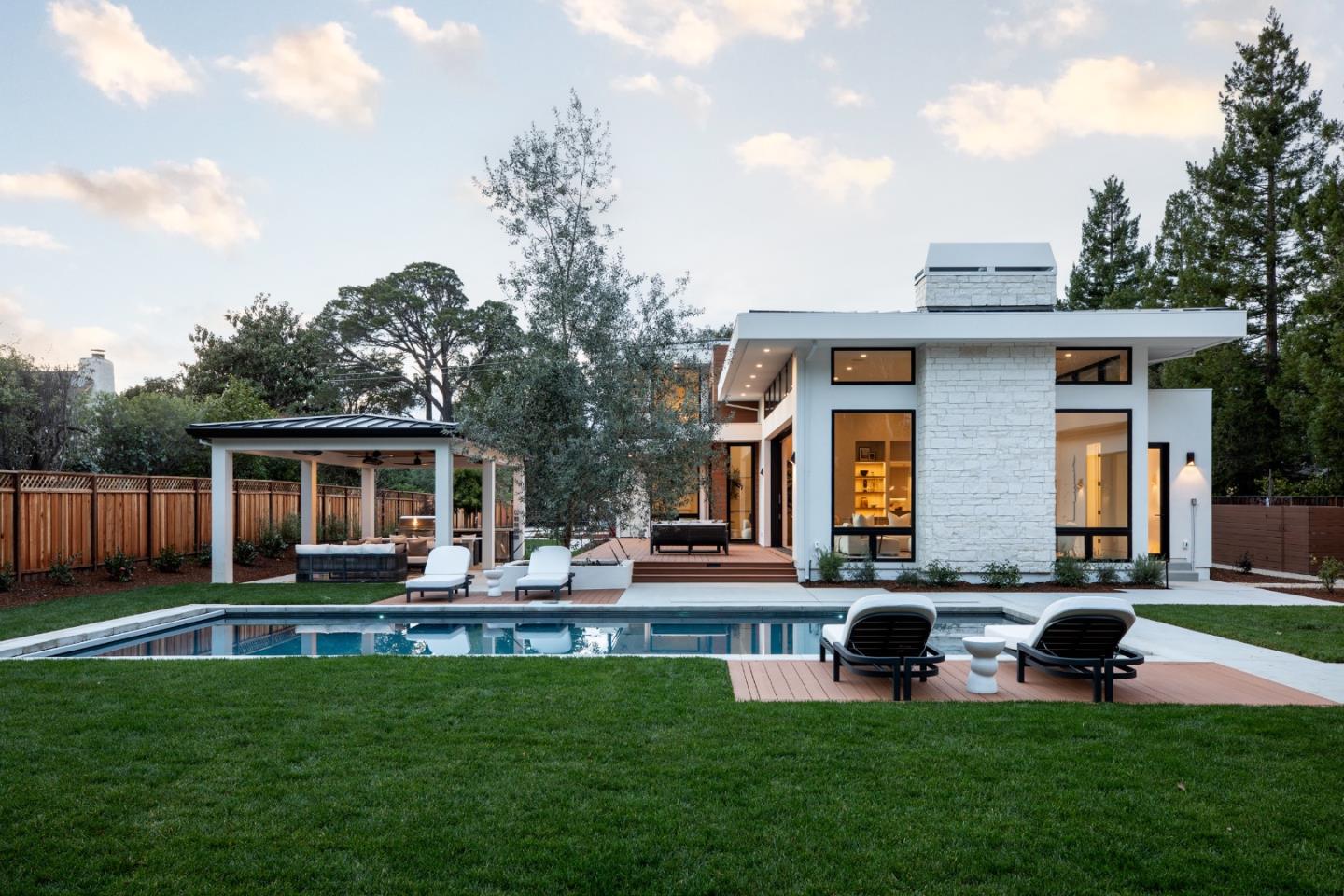 Detail Gallery Image 13 of 39 For 167 Almendral Ave, Atherton,  CA 94027 - 8 Beds | 7/1 Baths