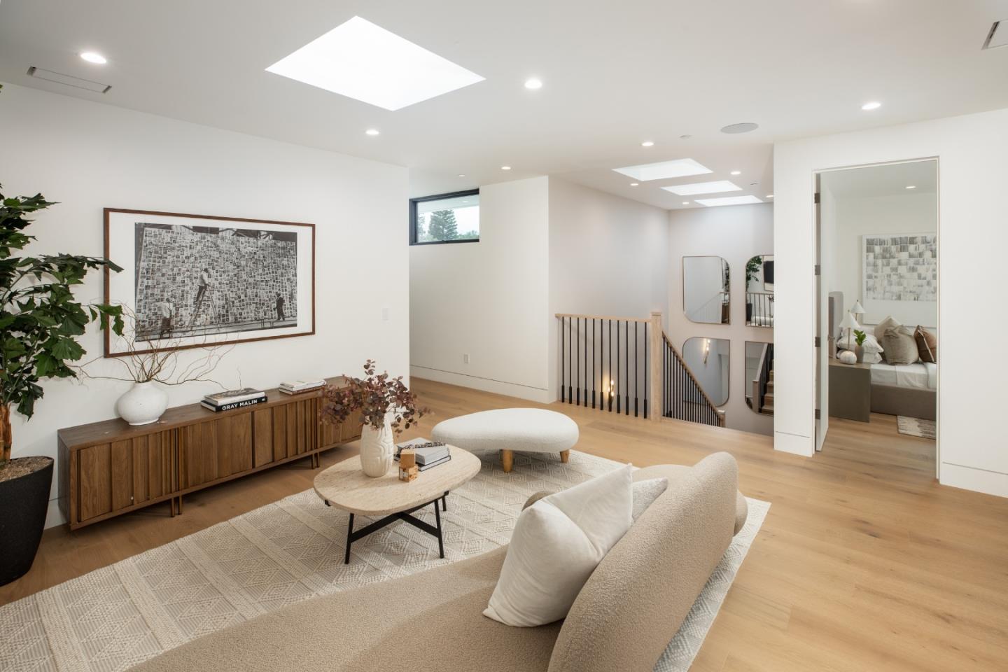 Detail Gallery Image 19 of 39 For 167 Almendral Ave, Atherton,  CA 94027 - 8 Beds | 7/1 Baths