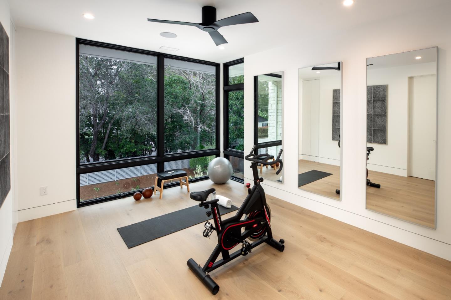 Detail Gallery Image 23 of 39 For 167 Almendral Ave, Atherton,  CA 94027 - 8 Beds | 7/1 Baths