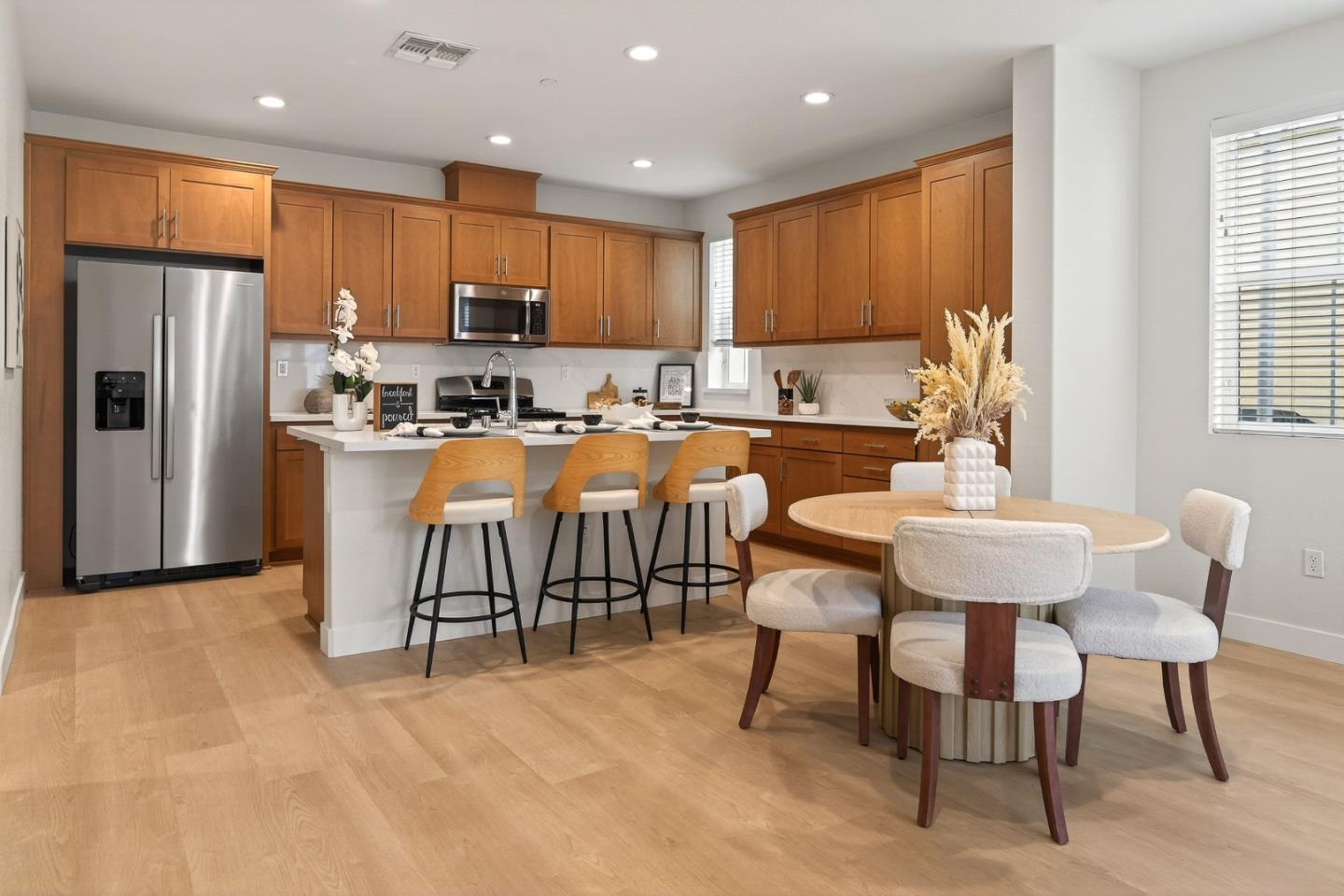 Detail Gallery Image 5 of 65 For 17106 Saint Brendan Loop, Morgan Hill,  CA 95037 - 3 Beds | 2/1 Baths