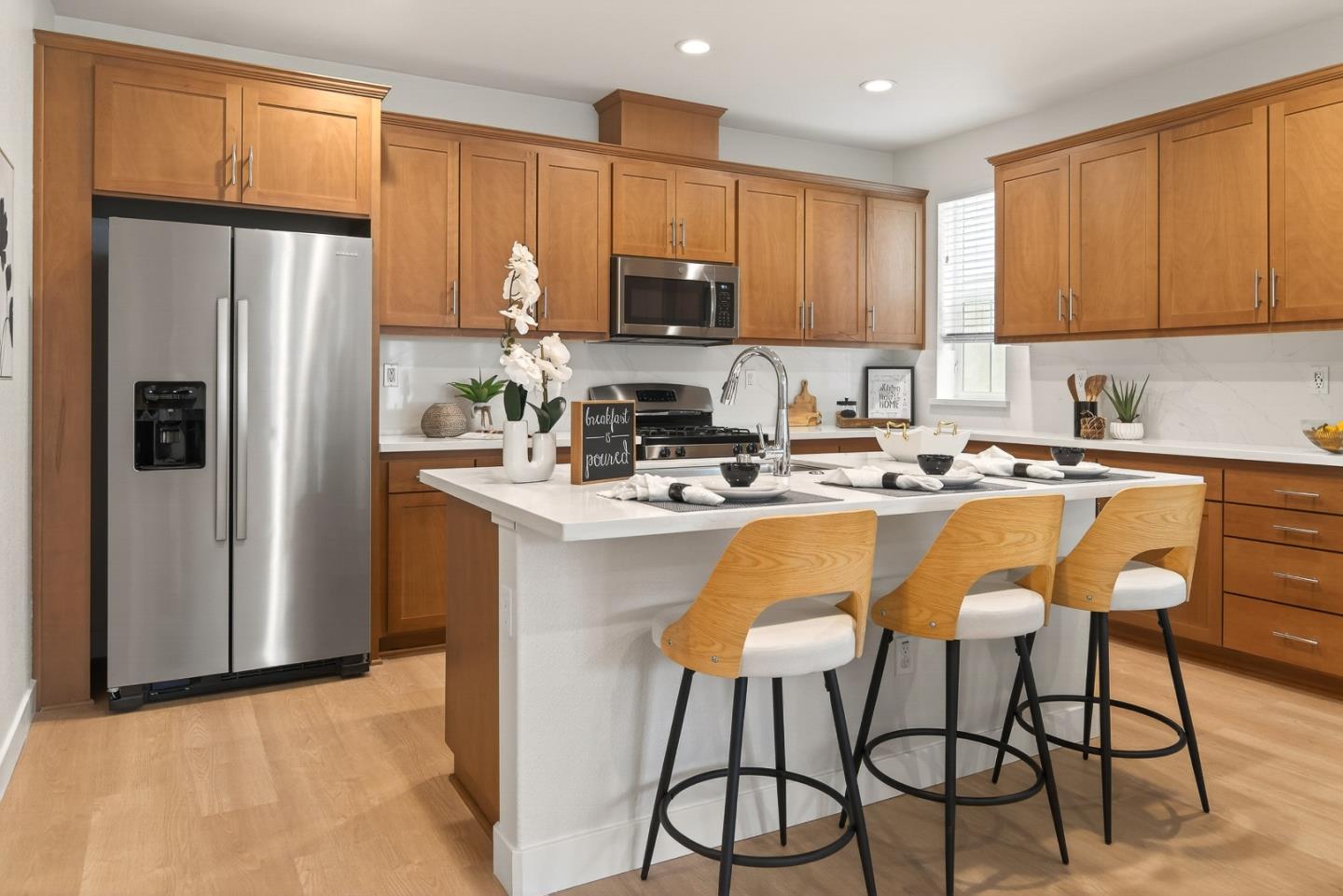 Detail Gallery Image 8 of 65 For 17106 Saint Brendan Loop, Morgan Hill,  CA 95037 - 3 Beds | 2/1 Baths