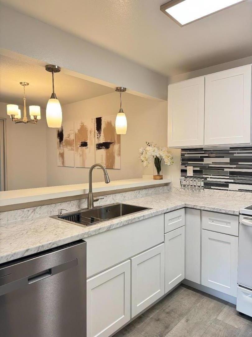 Detail Gallery Image 12 of 38 For 5705 Makati Cir #F,  San Jose,  CA 95123 - 2 Beds | 2 Baths