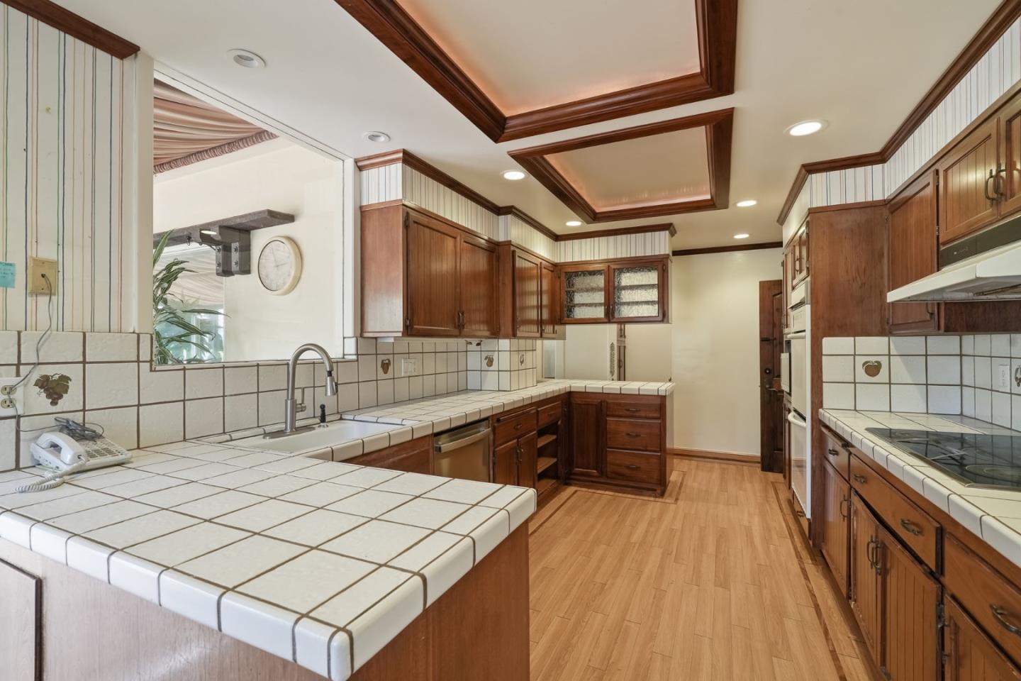 Detail Gallery Image 28 of 62 For 730 Hillsborough Blvd, Hillsborough,  CA 94010 - 5 Beds | 5 Baths