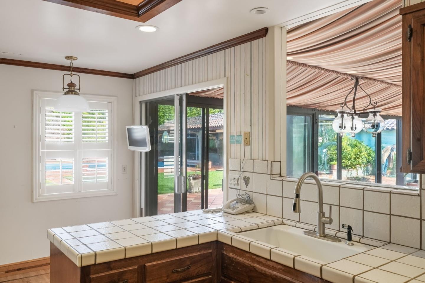 Detail Gallery Image 30 of 62 For 730 Hillsborough Blvd, Hillsborough,  CA 94010 - 5 Beds | 5 Baths