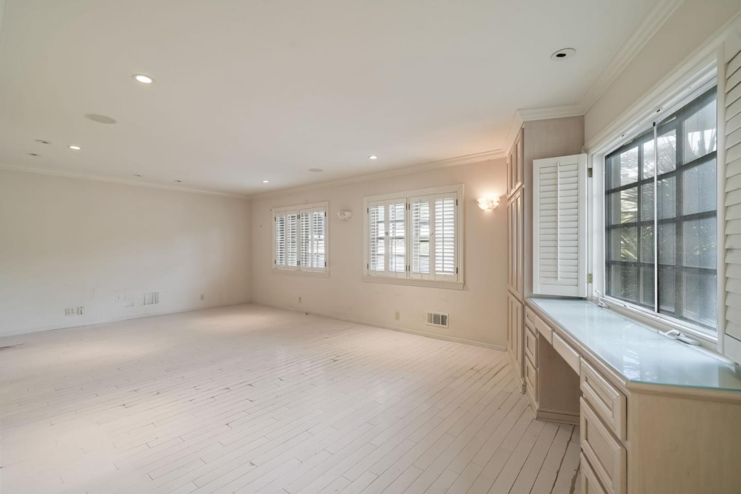 Detail Gallery Image 32 of 62 For 730 Hillsborough Blvd, Hillsborough,  CA 94010 - 5 Beds | 5 Baths