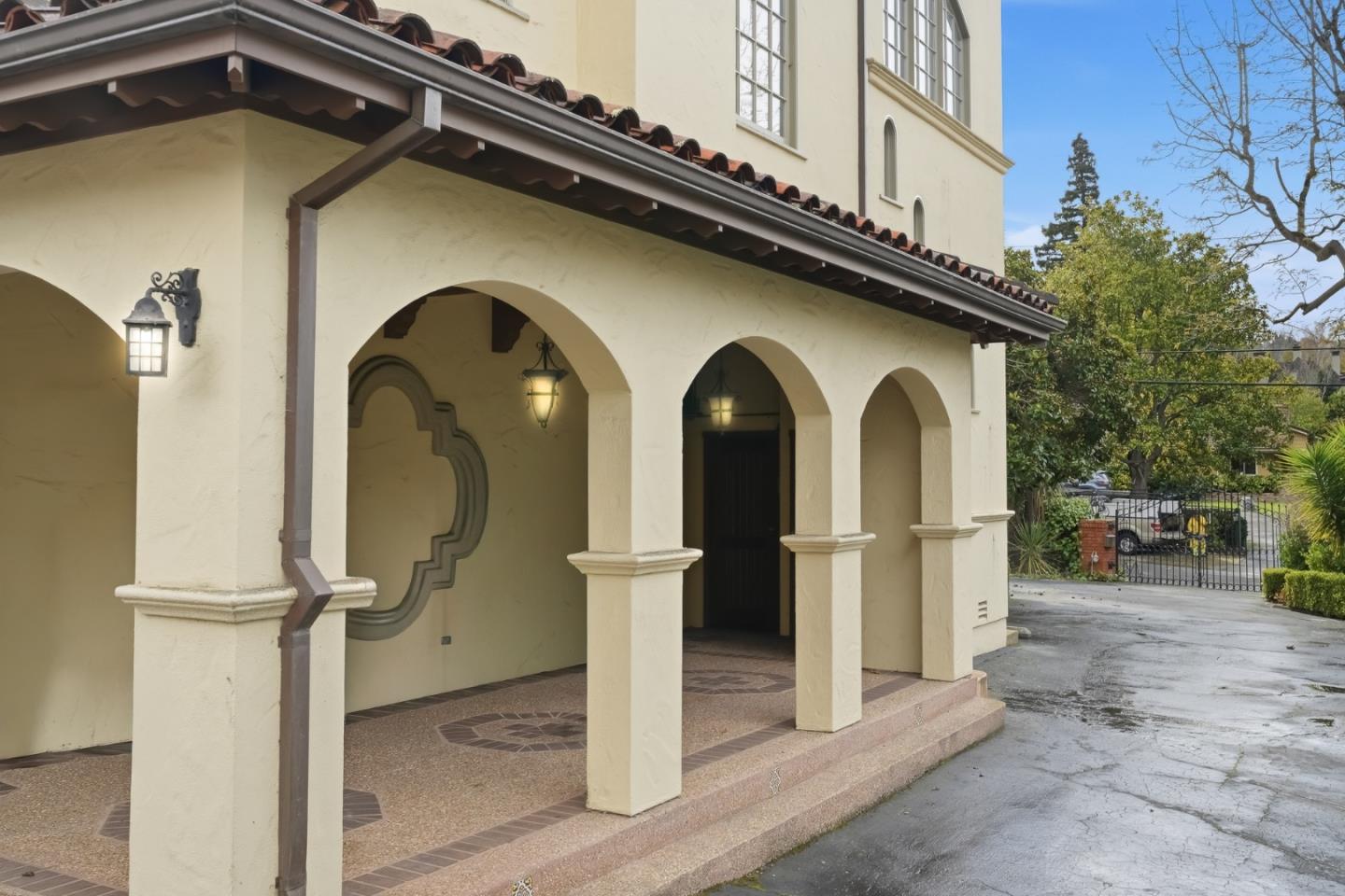 Detail Gallery Image 5 of 62 For 730 Hillsborough Blvd, Hillsborough,  CA 94010 - 5 Beds | 5 Baths