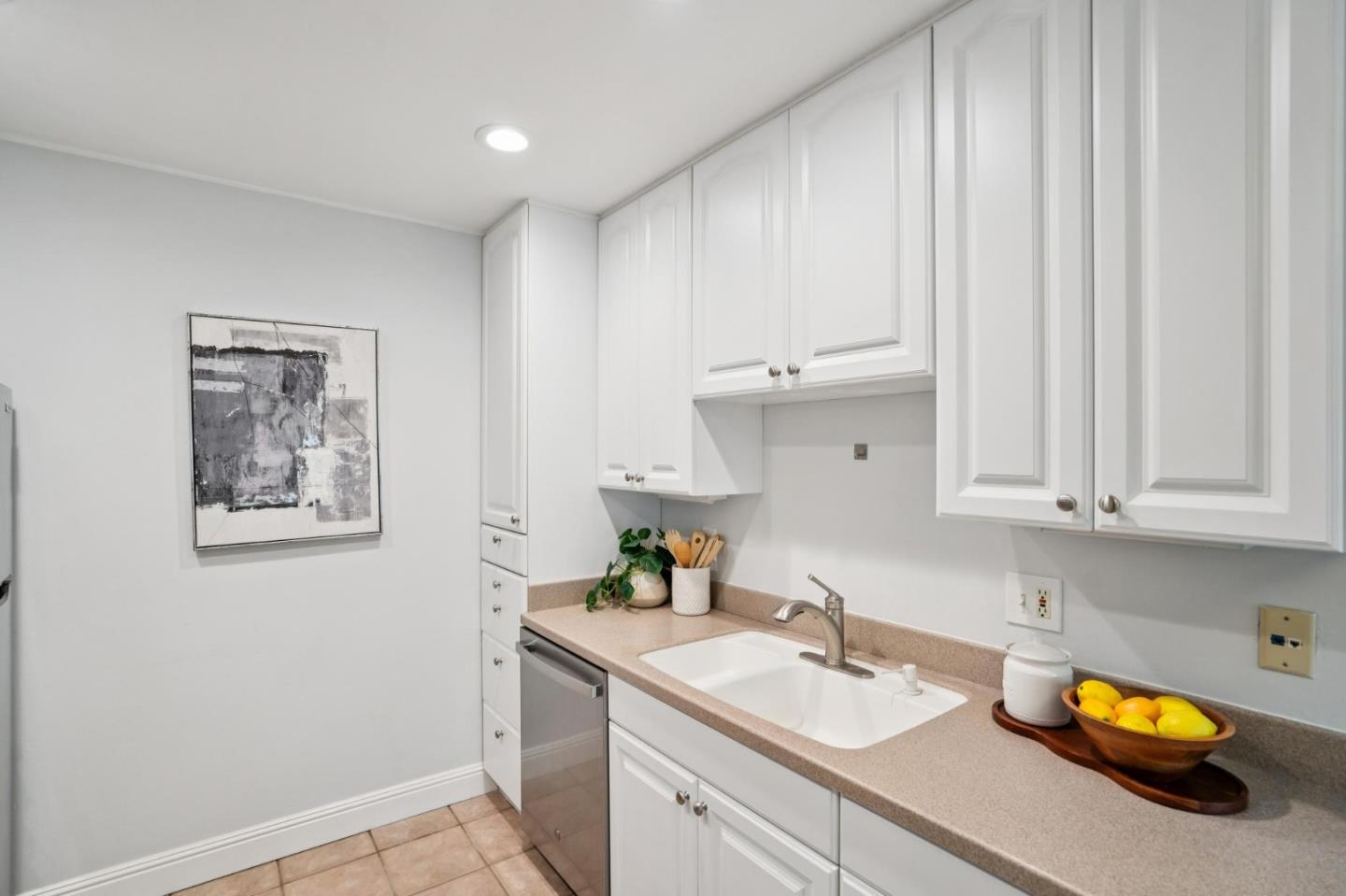 Detail Gallery Image 10 of 35 For 3033 Los Prados St #229,  San Mateo,  CA 94403 - 2 Beds | 2 Baths