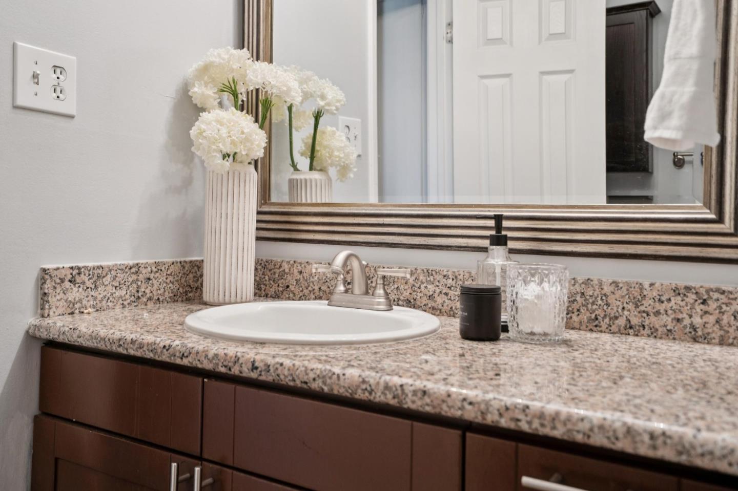 Detail Gallery Image 23 of 35 For 3033 Los Prados St #229,  San Mateo,  CA 94403 - 2 Beds | 2 Baths