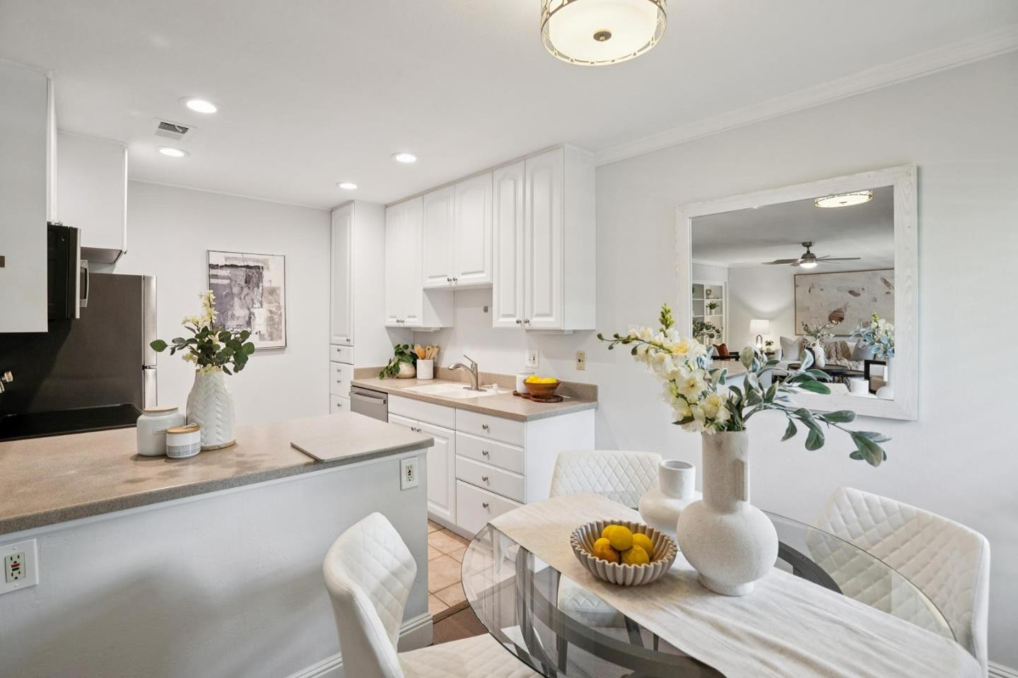 Detail Gallery Image 9 of 35 For 3033 Los Prados St #229,  San Mateo,  CA 94403 - 2 Beds | 2 Baths