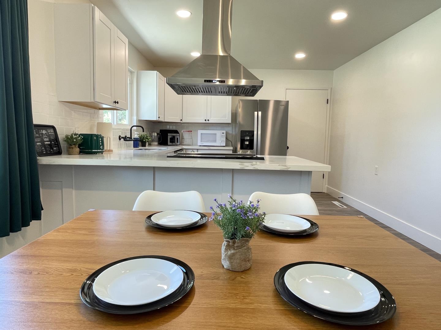 Detail Gallery Image 14 of 25 For 725 W Rialto Ave, Fresno,  CA 93705 - 3 Beds | 2 Baths