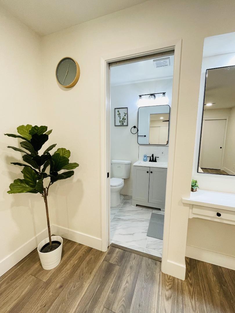 Detail Gallery Image 4 of 25 For 725 W Rialto Ave, Fresno,  CA 93705 - 3 Beds | 2 Baths