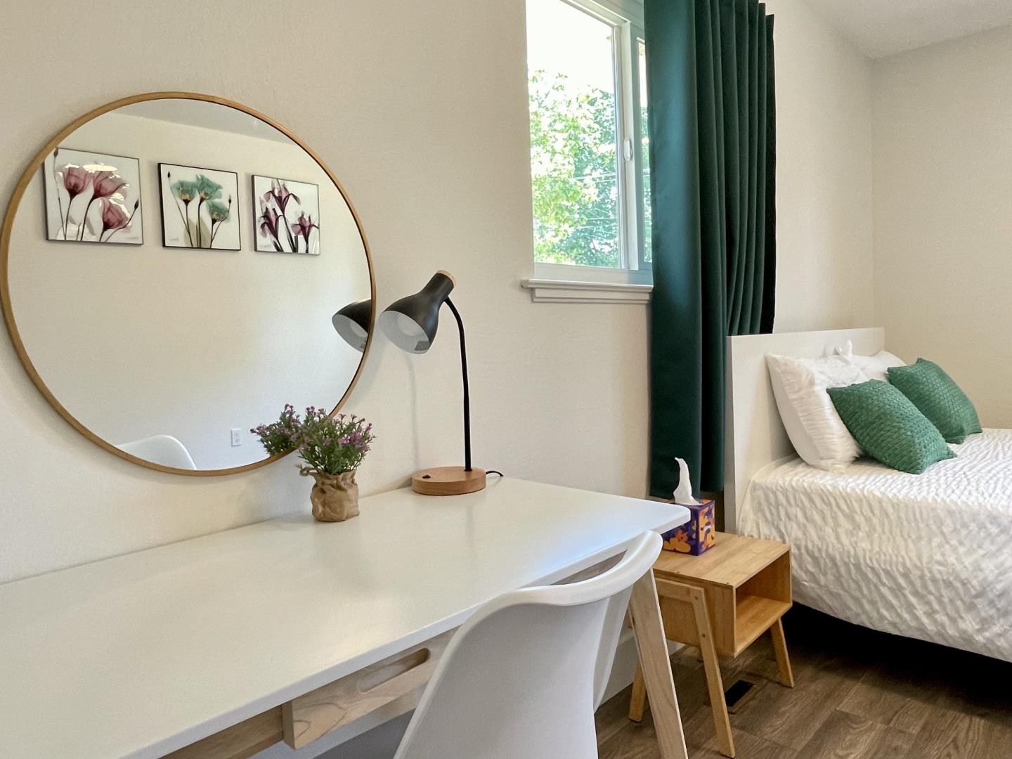 Detail Gallery Image 6 of 25 For 725 W Rialto Ave, Fresno,  CA 93705 - 3 Beds | 2 Baths