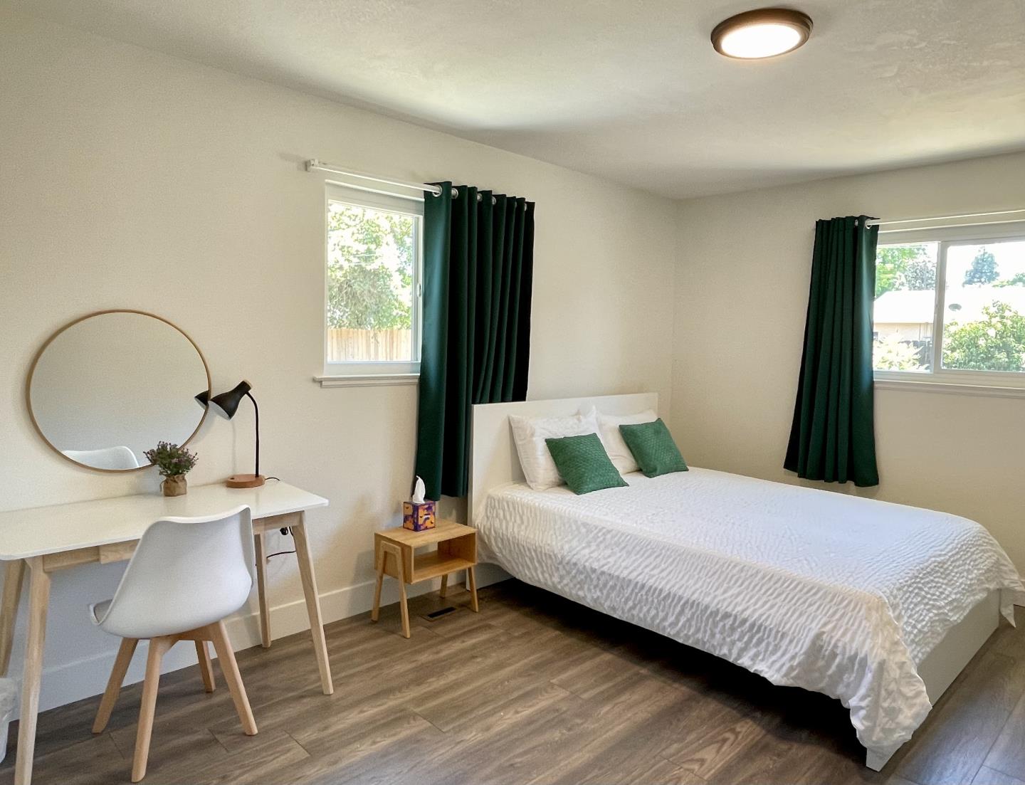 Detail Gallery Image 7 of 25 For 725 W Rialto Ave, Fresno,  CA 93705 - 3 Beds | 2 Baths