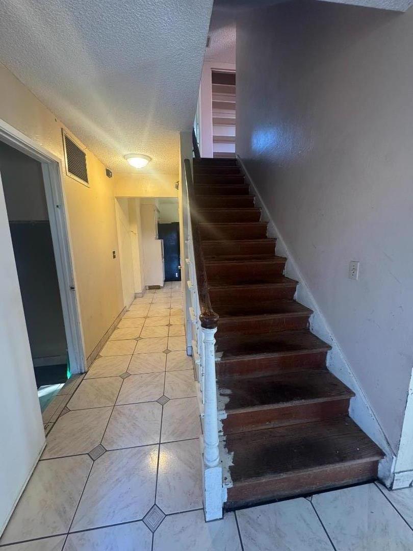 Detail Gallery Image 9 of 14 For 337 War Admiral Ave, San Jose,  CA 95111 - 4 Beds | 3 Baths