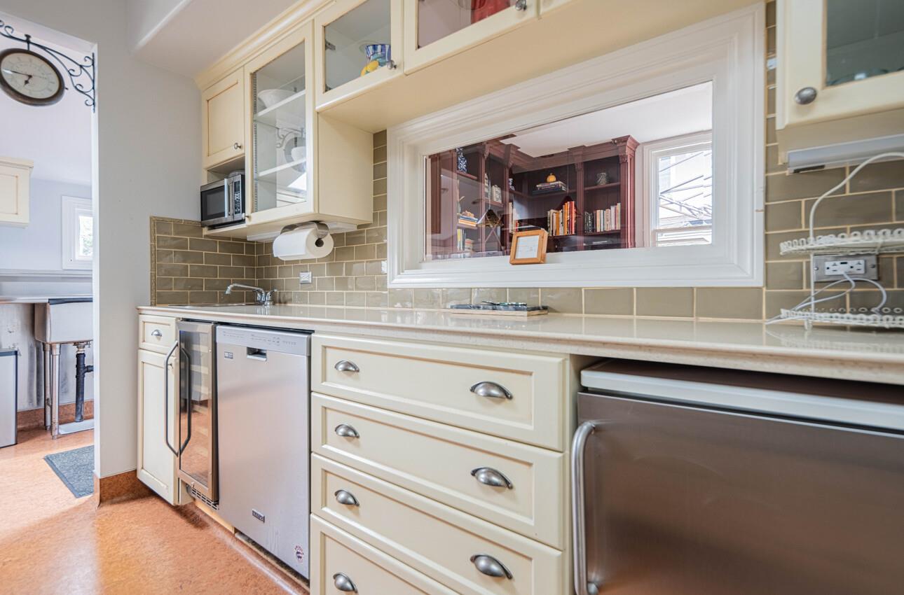 Detail Gallery Image 19 of 41 For 157 15th St, Pacific Grove,  CA 93950 - 3 Beds | 1/2 Baths