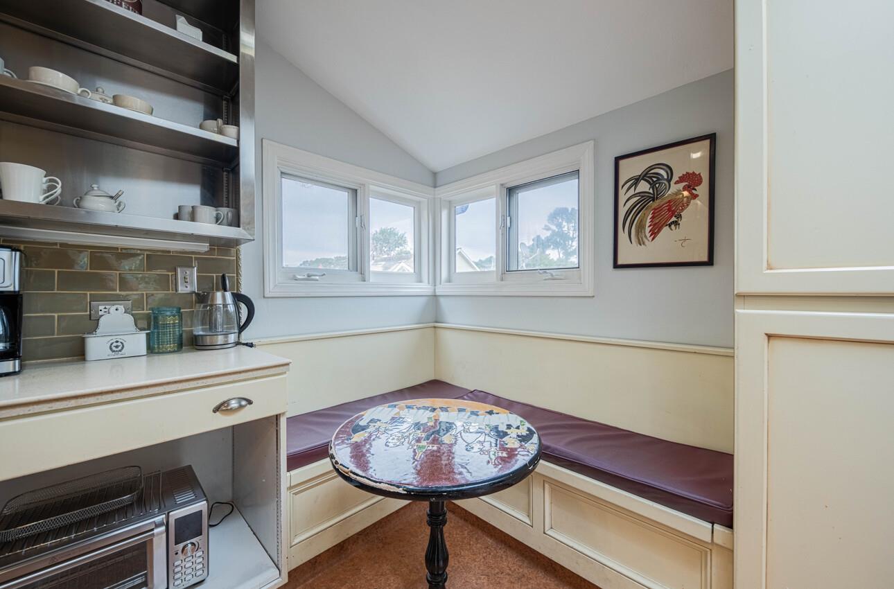 Detail Gallery Image 20 of 41 For 157 15th St, Pacific Grove,  CA 93950 - 3 Beds | 1/2 Baths