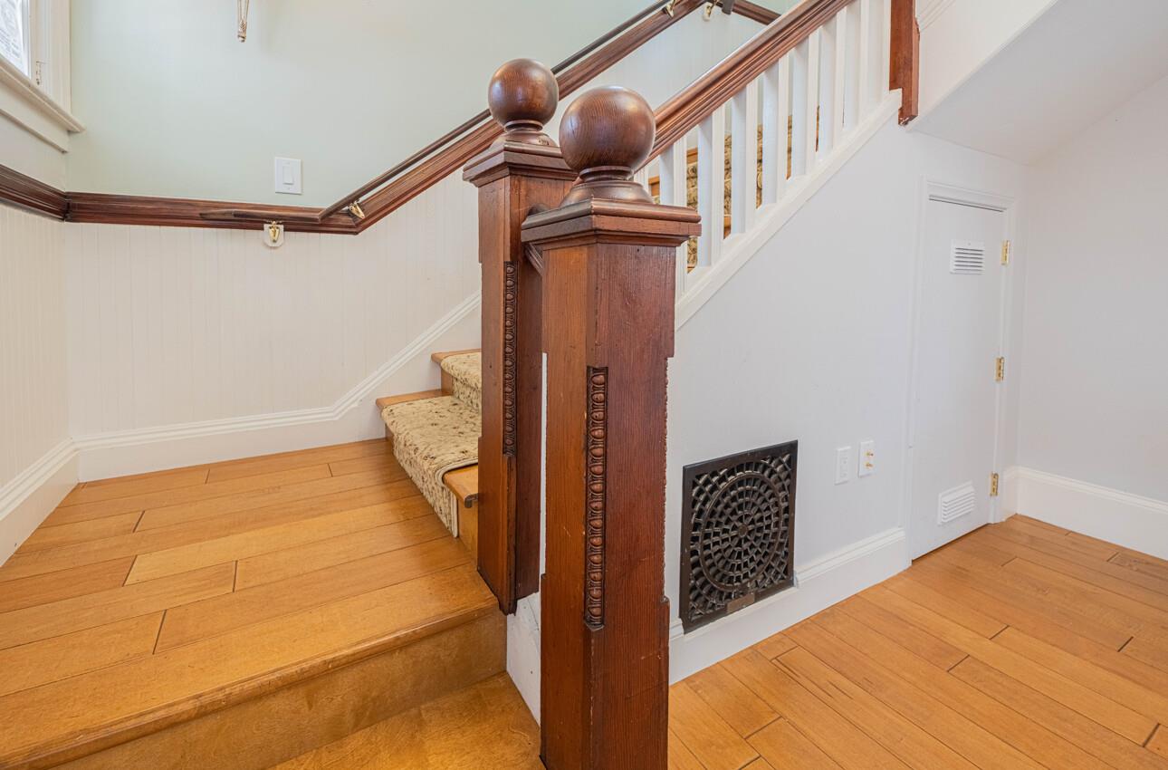 Detail Gallery Image 27 of 41 For 157 15th St, Pacific Grove,  CA 93950 - 3 Beds | 1/2 Baths