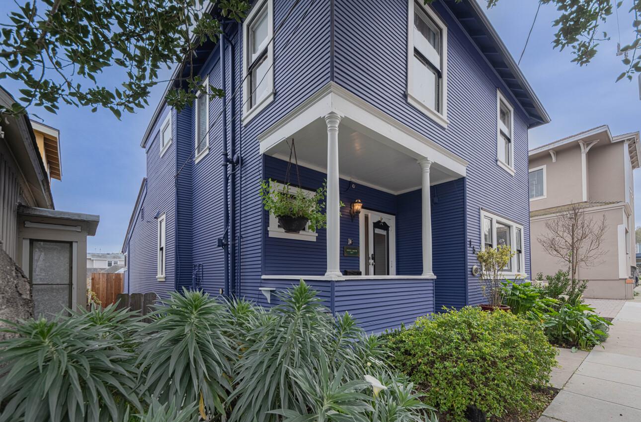 Detail Gallery Image 3 of 41 For 157 15th St, Pacific Grove,  CA 93950 - 3 Beds | 1/2 Baths